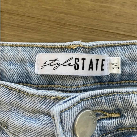 Women’s cropped, slim leg denim jeans. - Picture 4 of 4